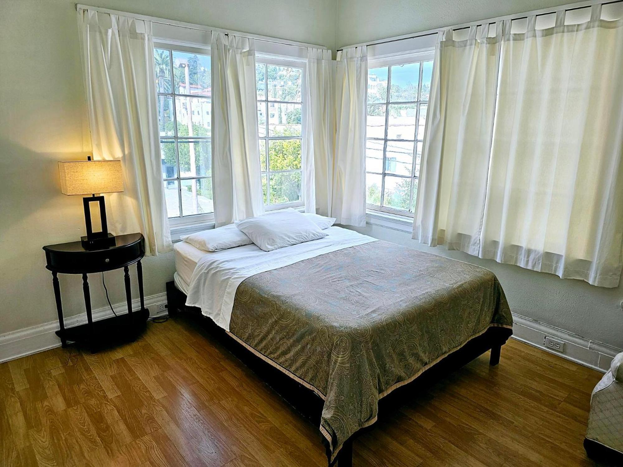 Orange Drive Hostel (Adults Only) - Los Angeles — Photos 2